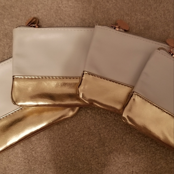 *FREE* Marcelle Mini Makeup Bag - Picture 2 of 3